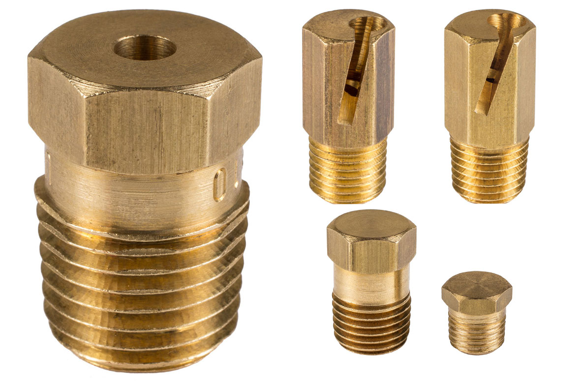 Sprinkler accessories: Brass nozzles & plugs